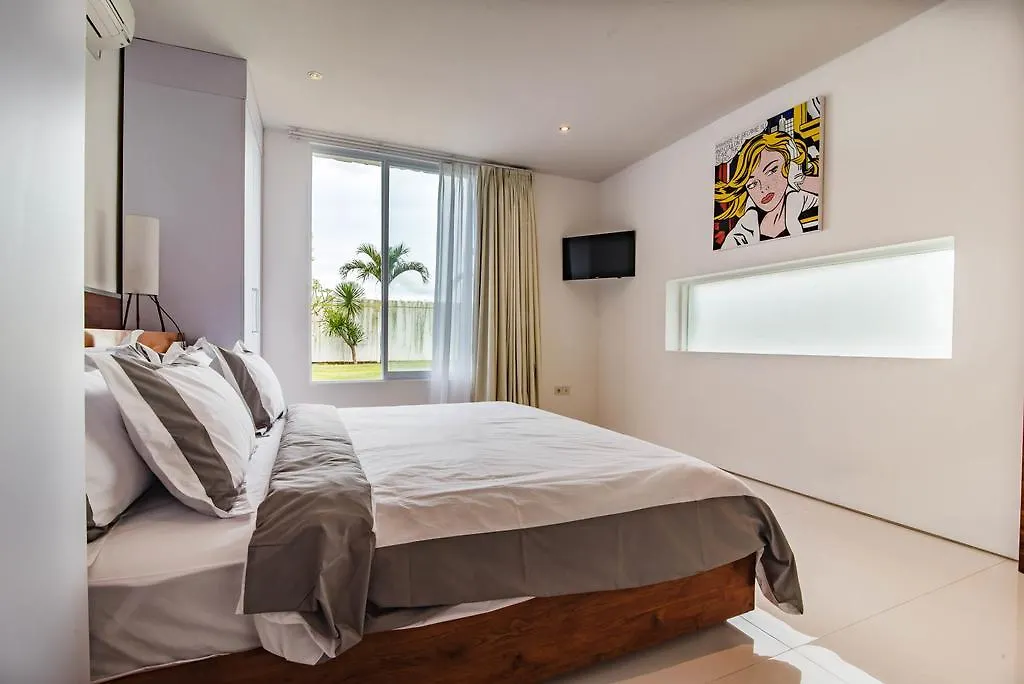 Villa Kamag Seminyak סמיניאק