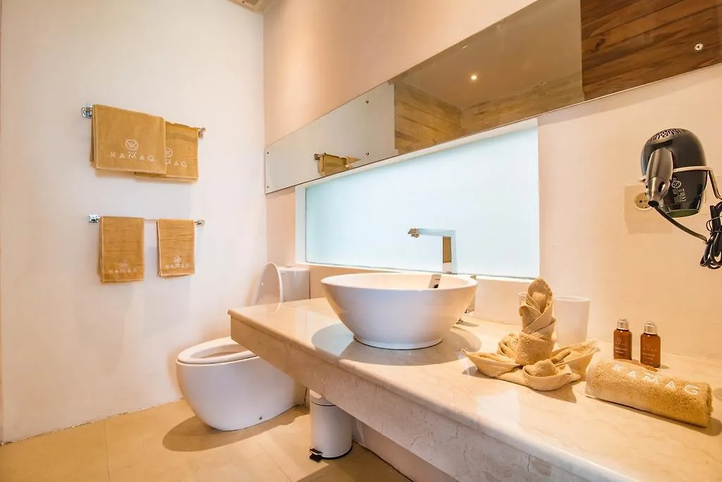 Villa Kamag Seminyak  סמיניאק
